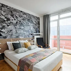 Modern And Cozy- Location-b11/13 , Warszawa Polska